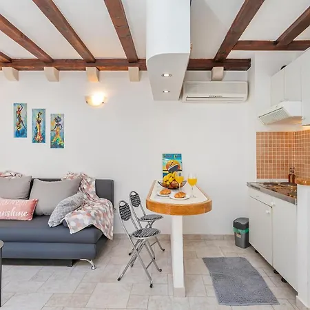 Old Town And Marko Apartamento *