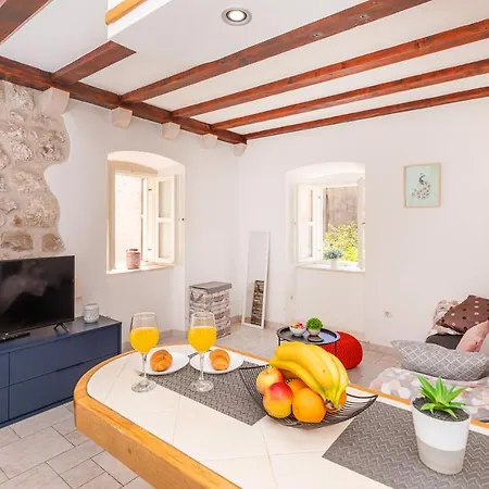 Old Town And Marko Apartamento