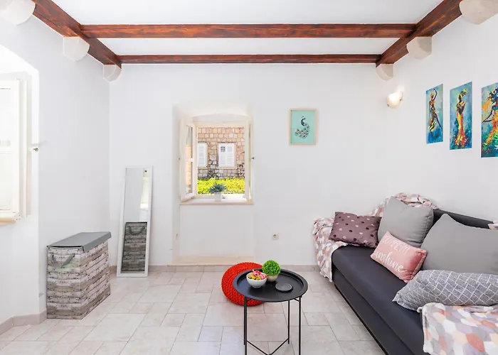 Old Town And Marko Apartamento *