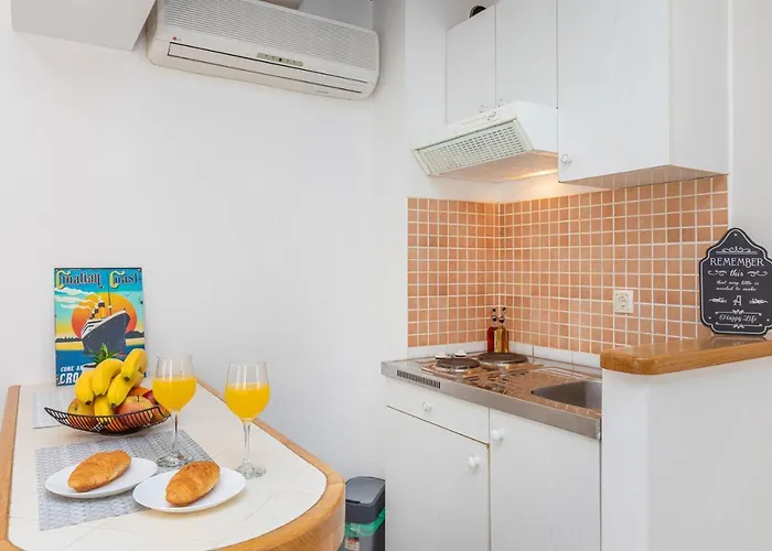 Old Town And Marko Apartamento *